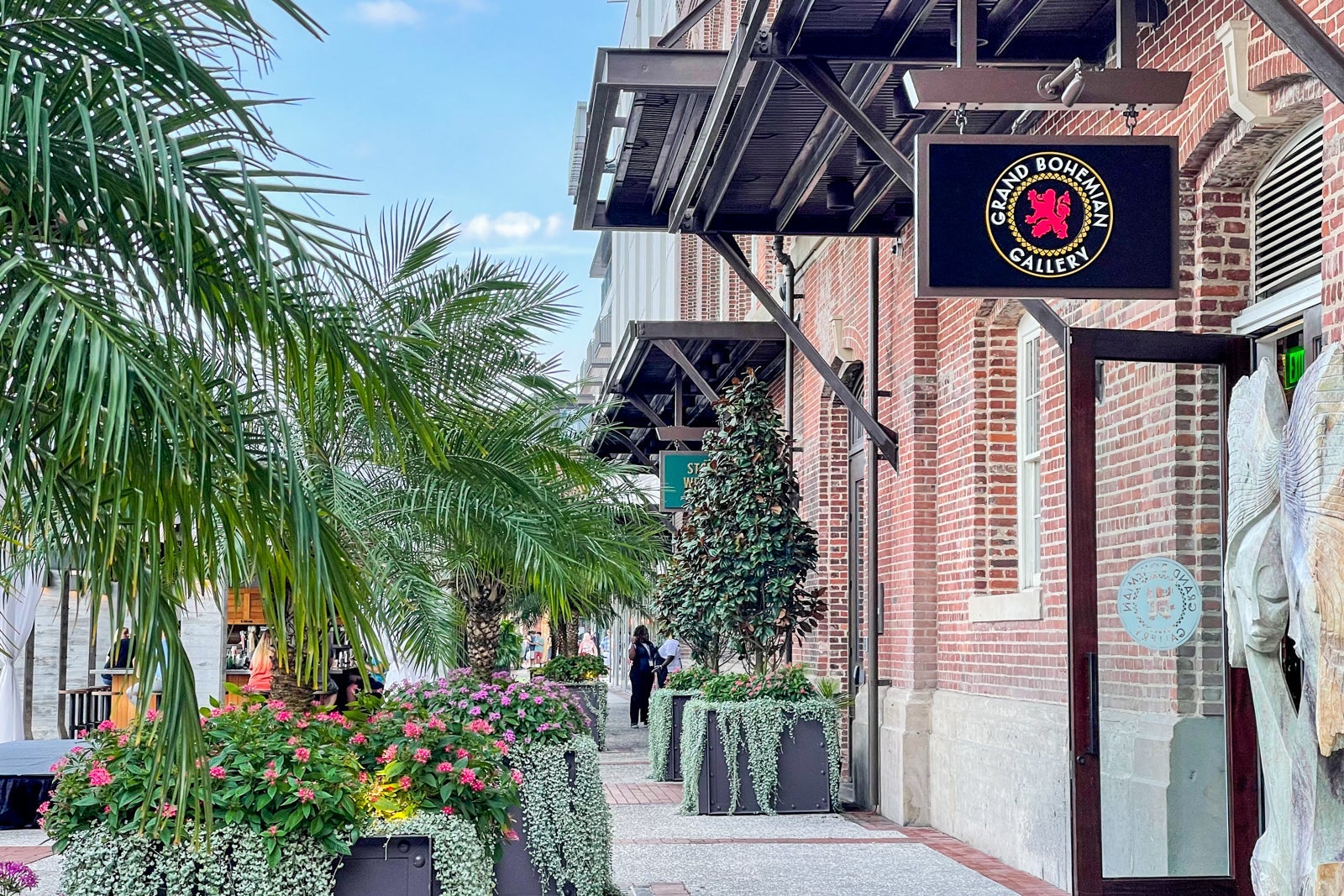Shops at the JW Marriott Savannah Plant Riverside