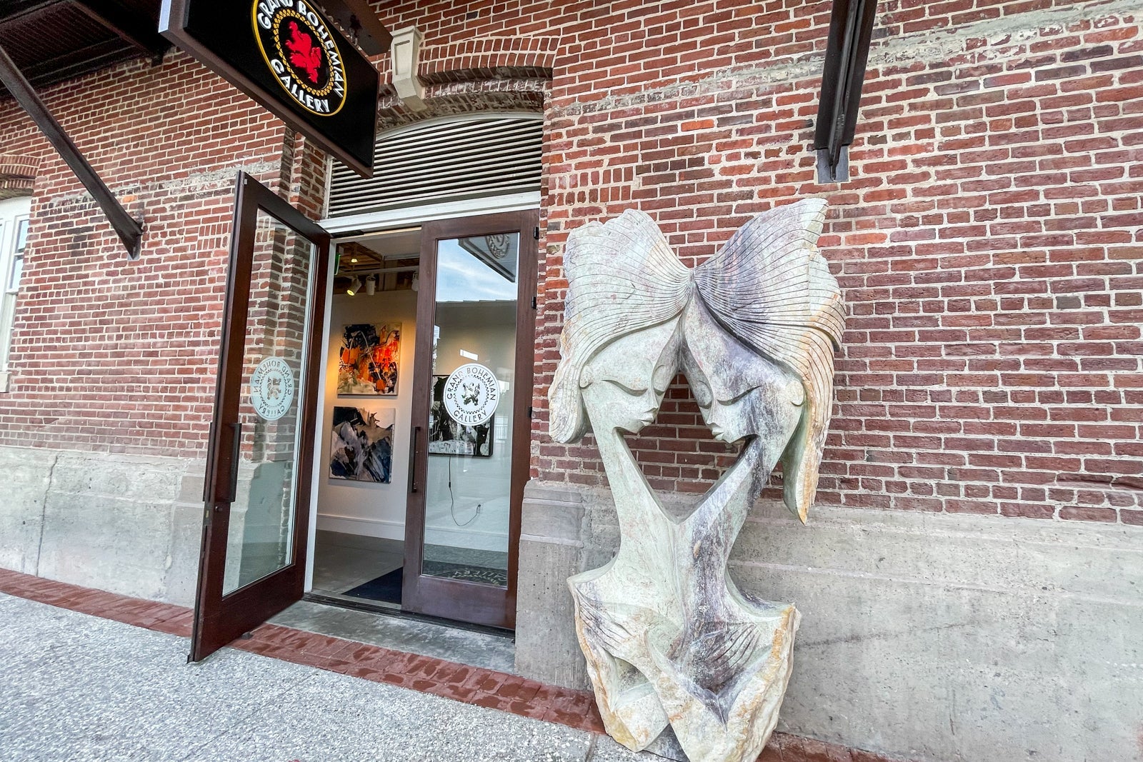 Shops at the JW Marriott Savannah Plant Riverside