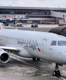 American Eagle Airlines Embraer 175