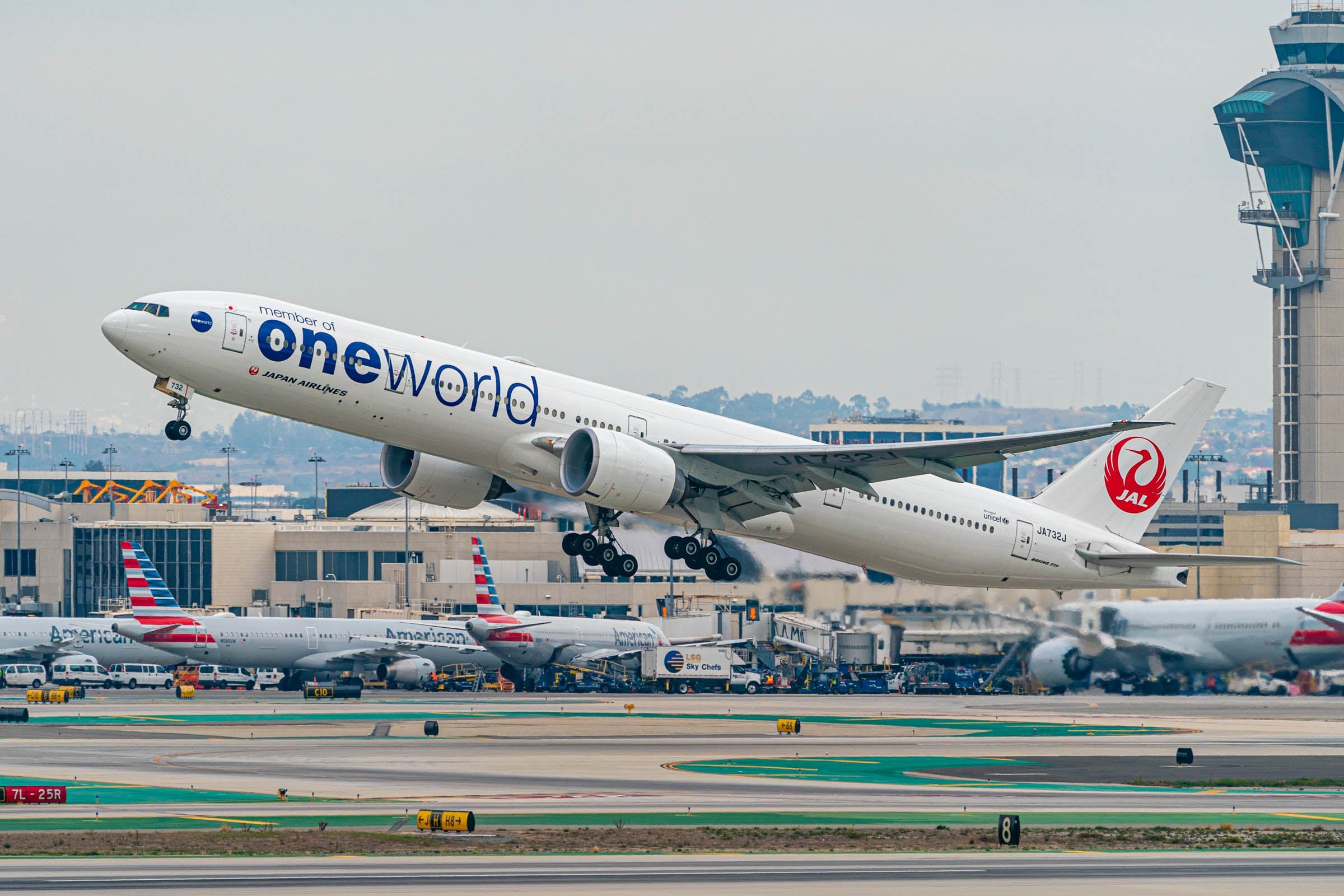 In-N-Out American Airlines Status Run DS-10