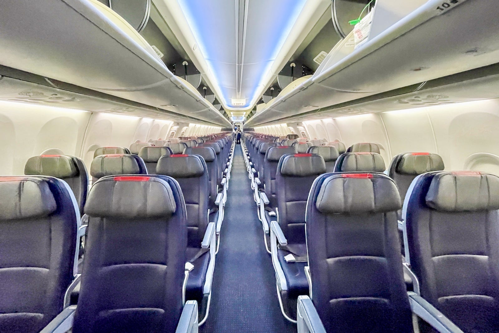 American Airlines 737-800 Main Cabin