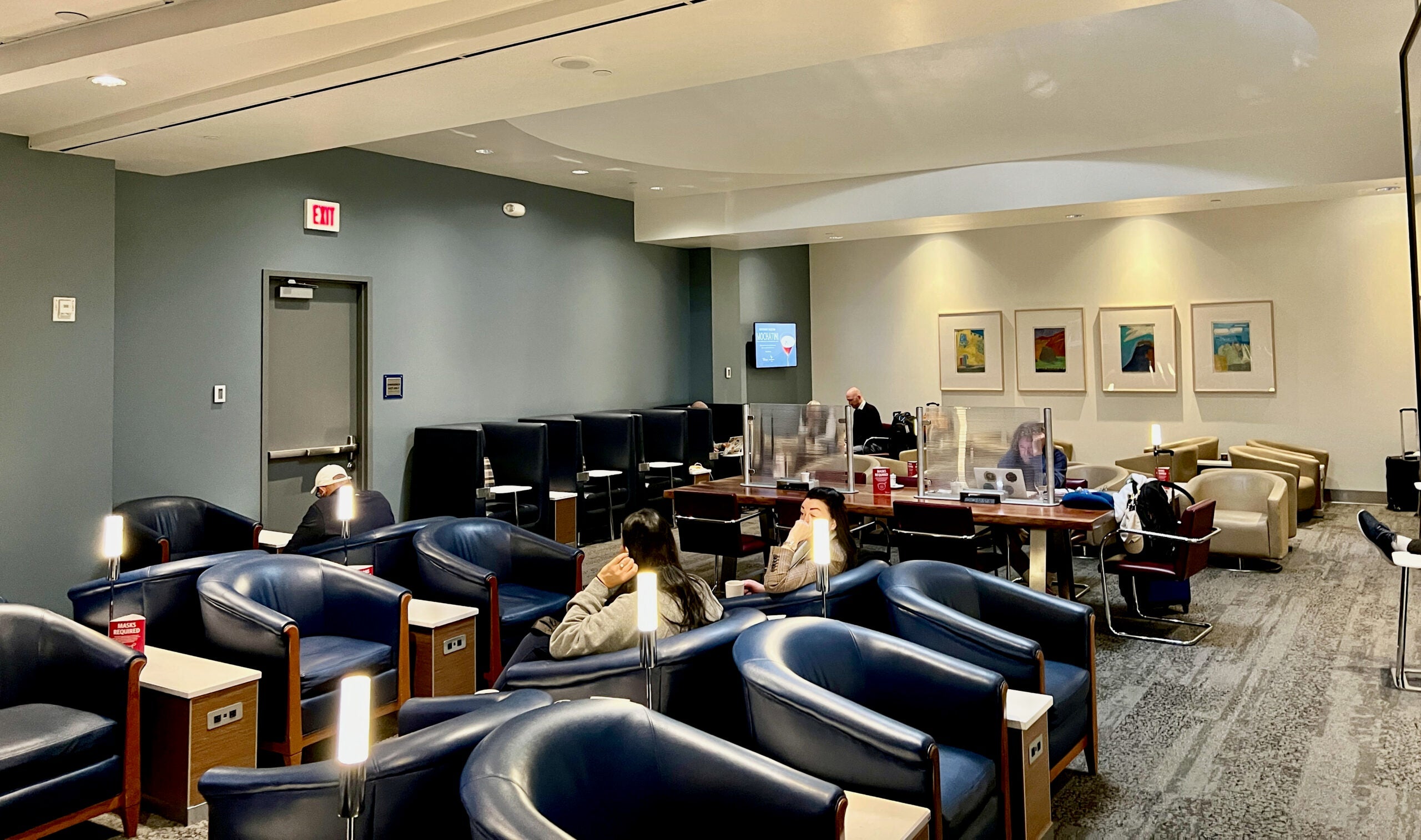 DFW Sky Club near tarmac