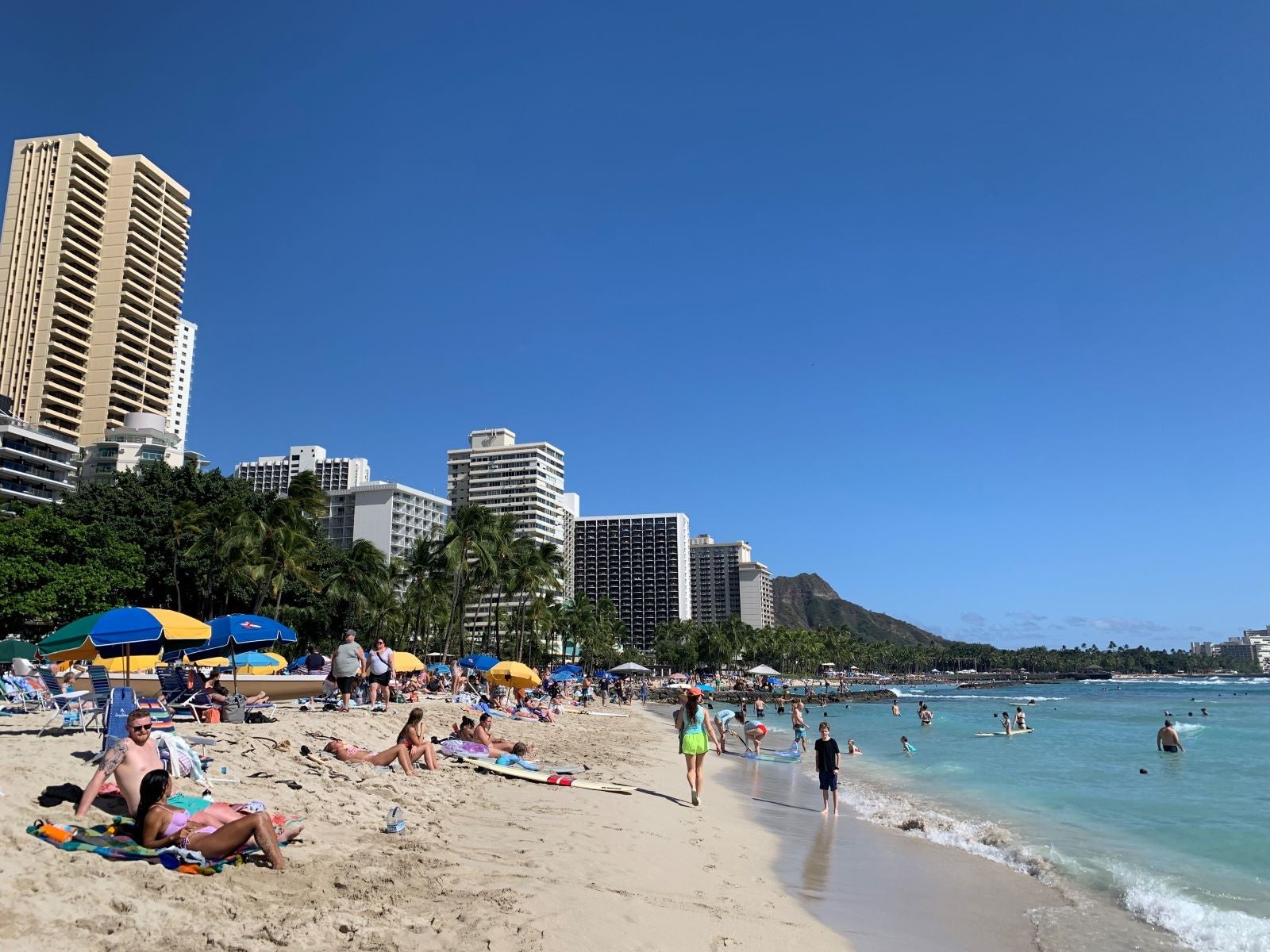 Waikiki Beach on March 26, 2022. (Photo by Clint Henderson/ThePointsGuy)