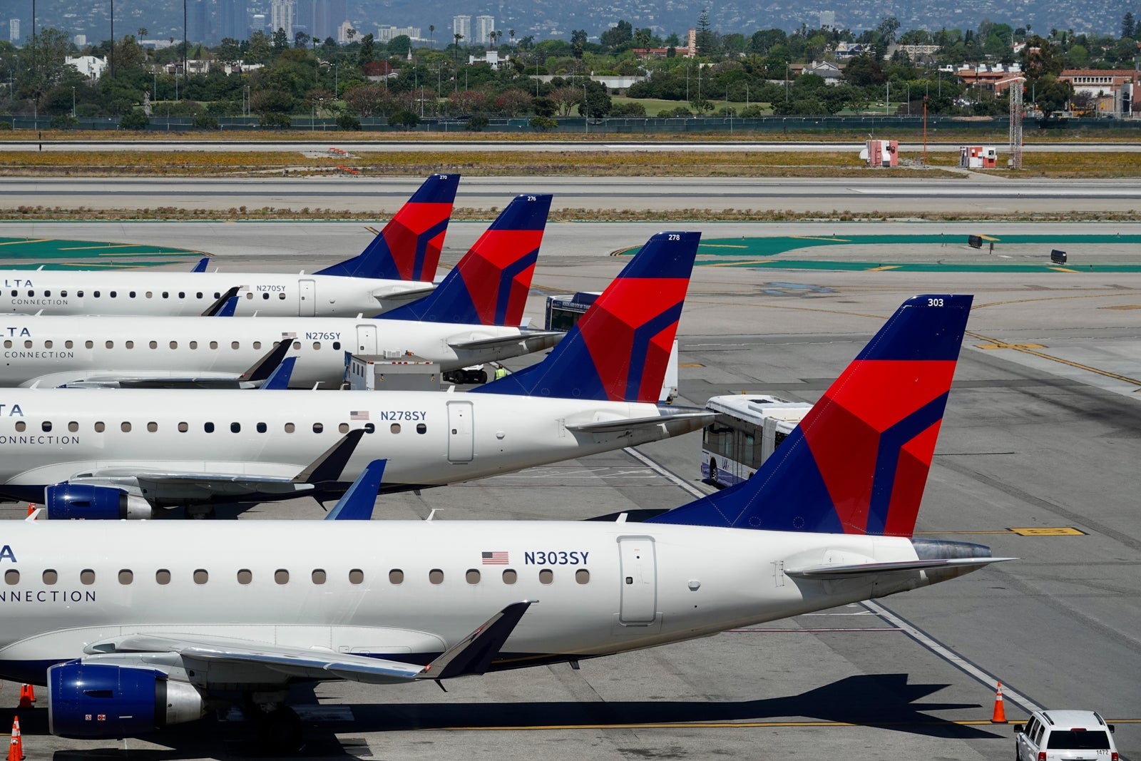 Delta adds another new city from LAX, bolsters 7 others as hub battle intensifies Delta adds another new city from LAX, bolsters 7 others as hub battle intensifies
