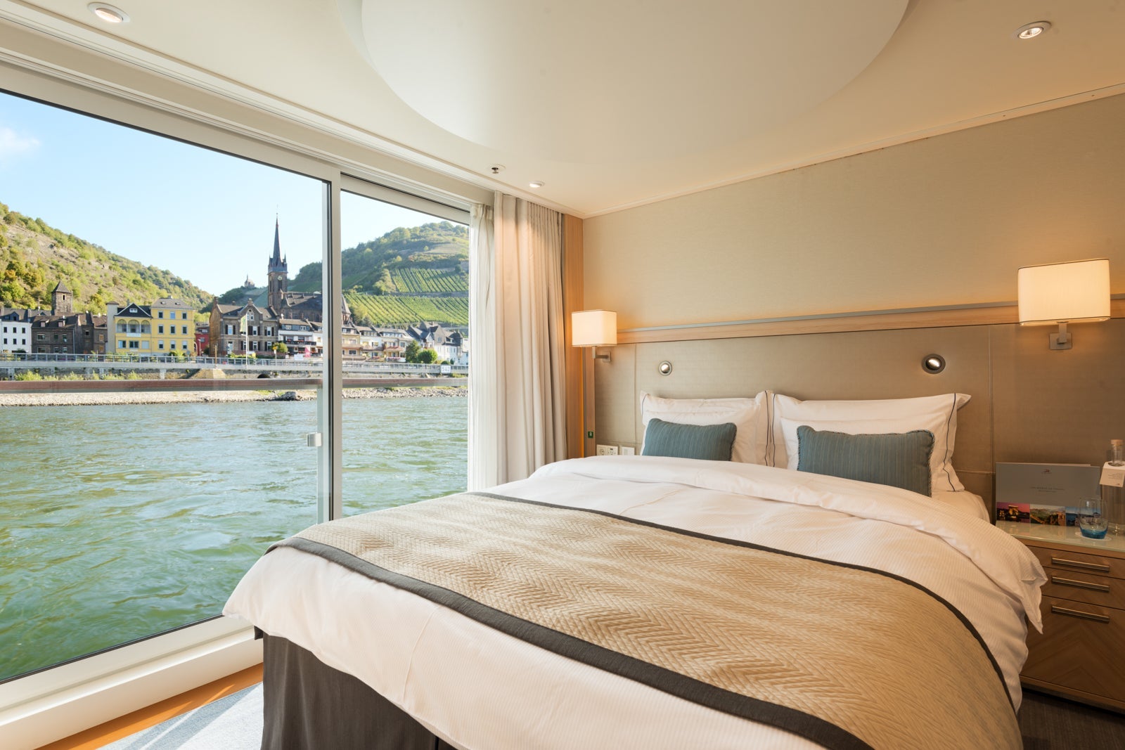 Viking Cruises Cruise Stock Viking Lonships Hlin Vernada Suite Bedroom