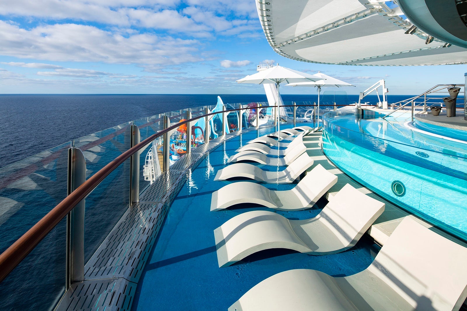 Plunge pool on cruise ship that looks out over the edge