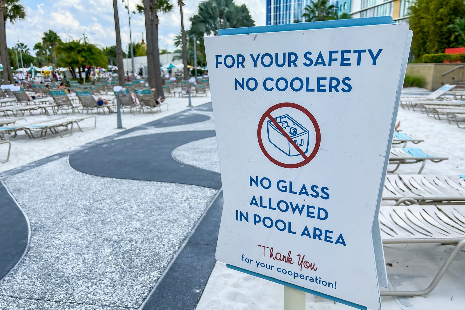 A sign warning that coolers are prohibited at the pool.