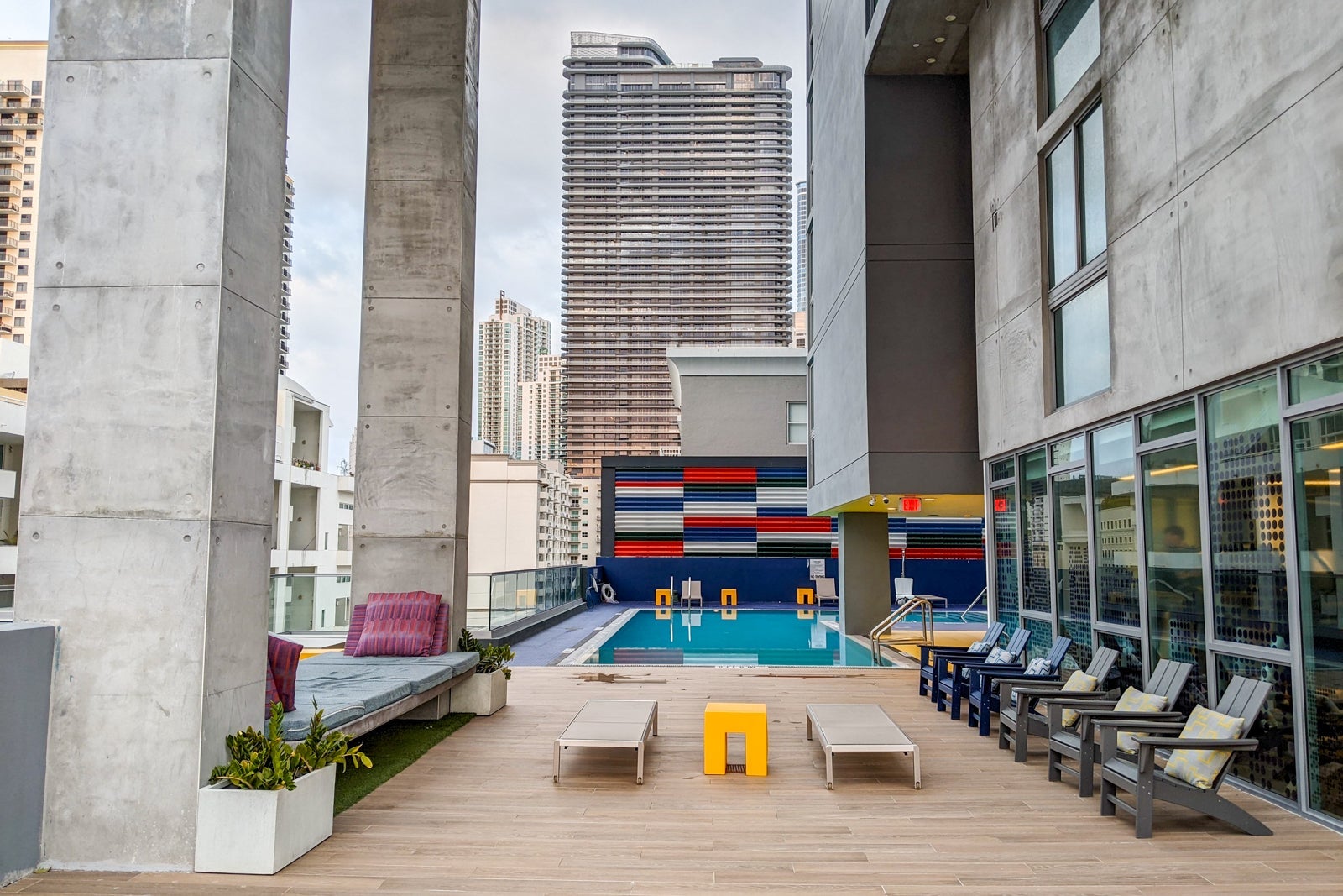 Atwell Suites and Hotel Indigo Miami Brickell pool