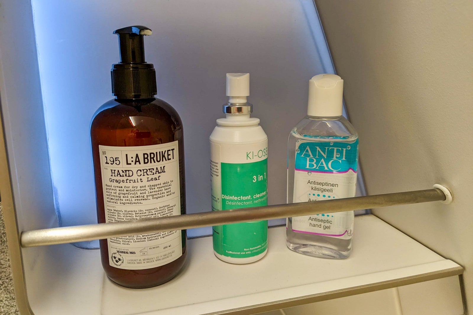 Finnair business lavatory