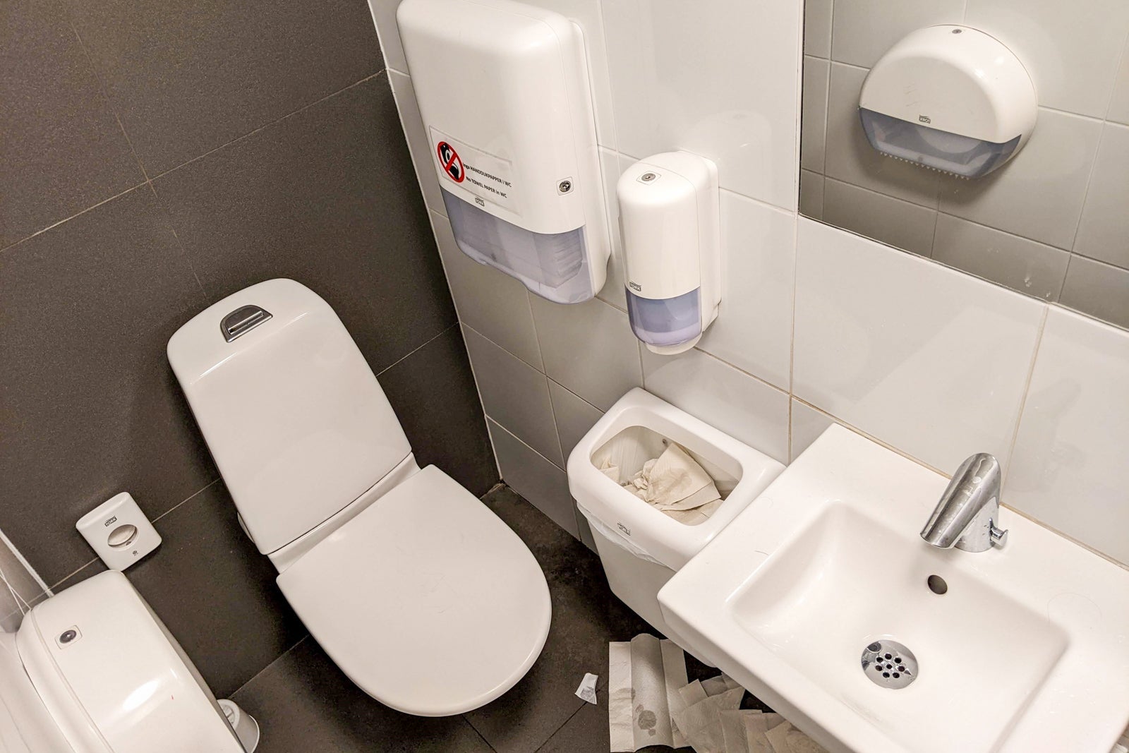 Dining at Norrsken lounge