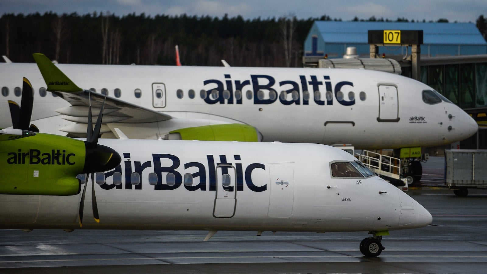 How some airlines are getting involved in blockchain, cryptocurrency and  NFTs - The Points Guy