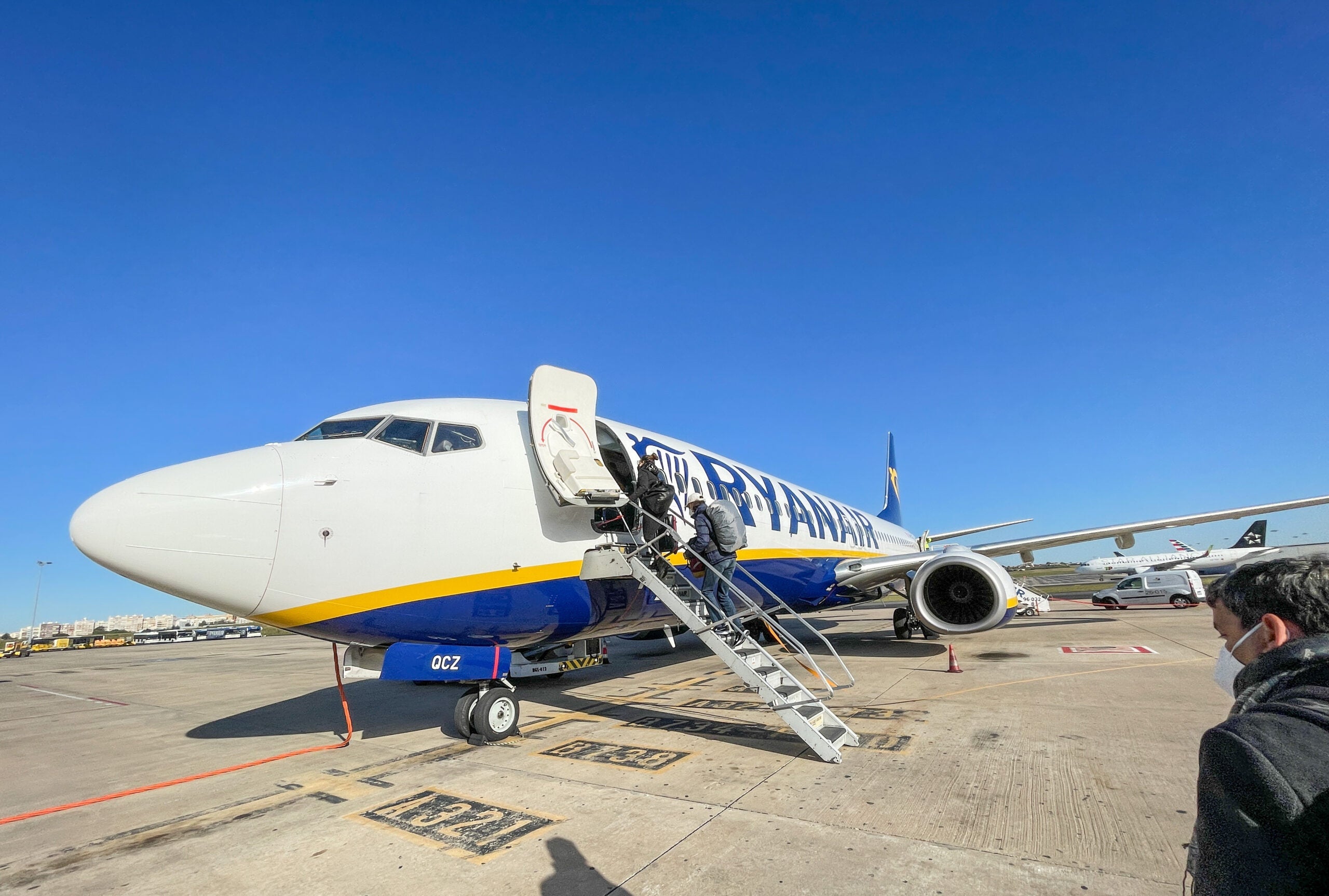 ryanair plane
