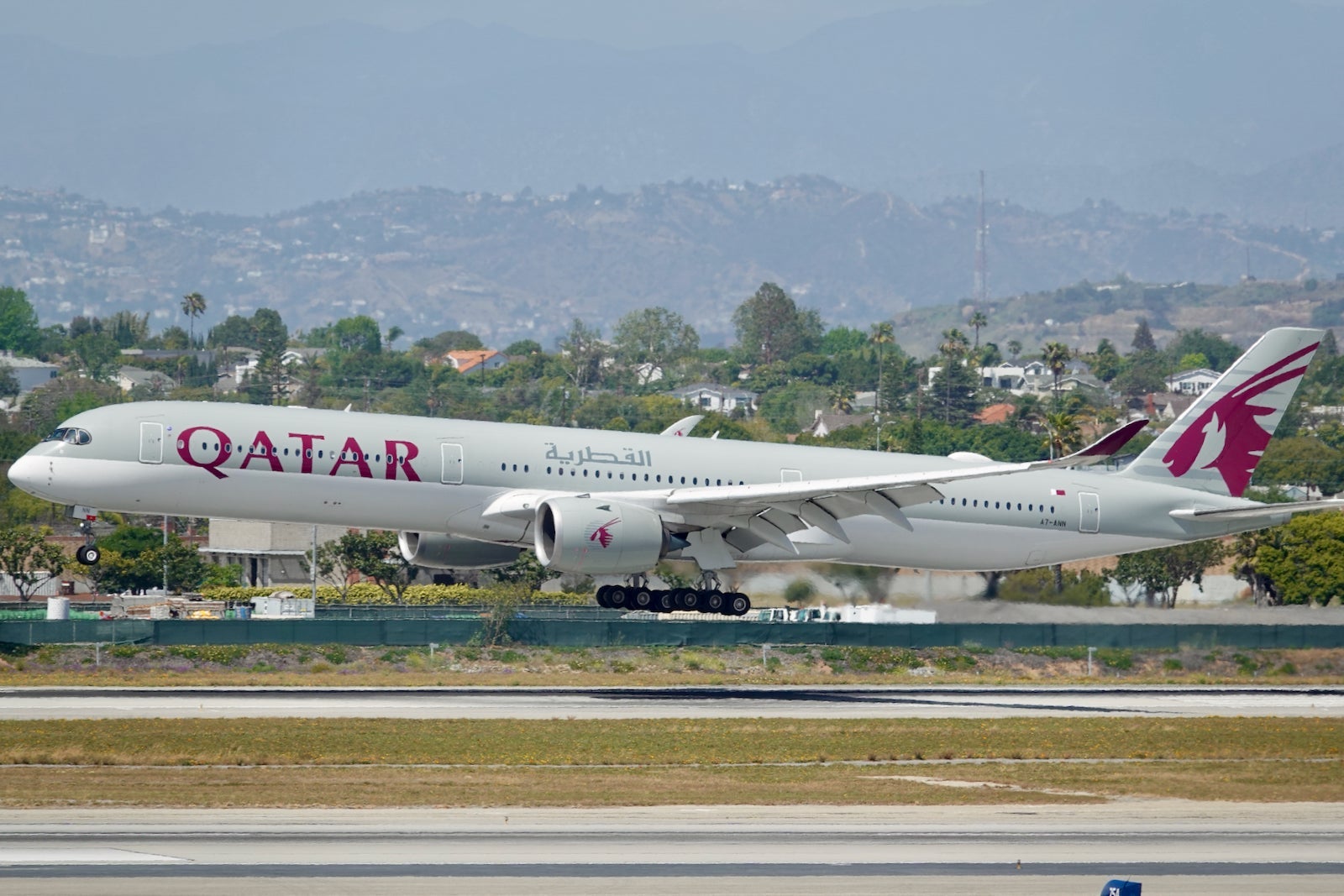 Qatar Airways plane