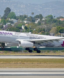 Hawaiian Airlines baggage fees and how to avoid paying them