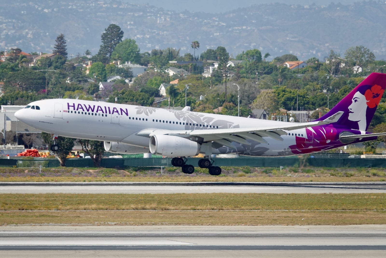 Hawaiian plane