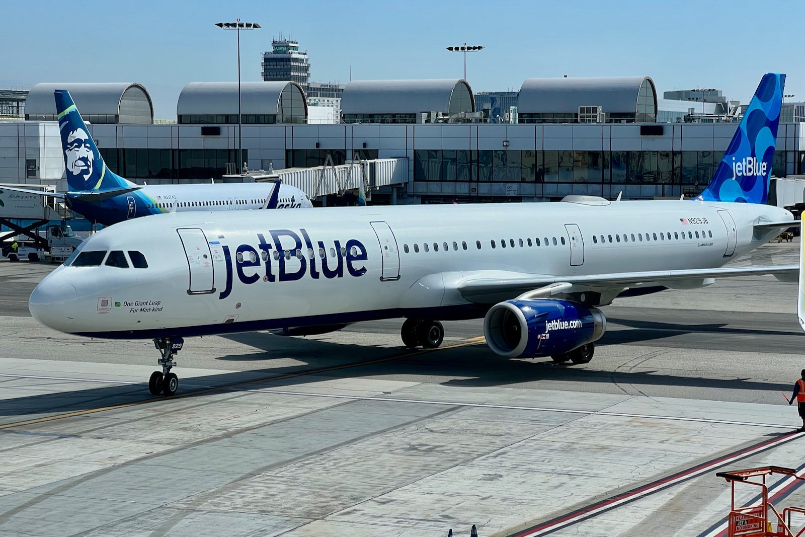 JetBlue now operates nonstop service between JFK and Vancouver - The ...