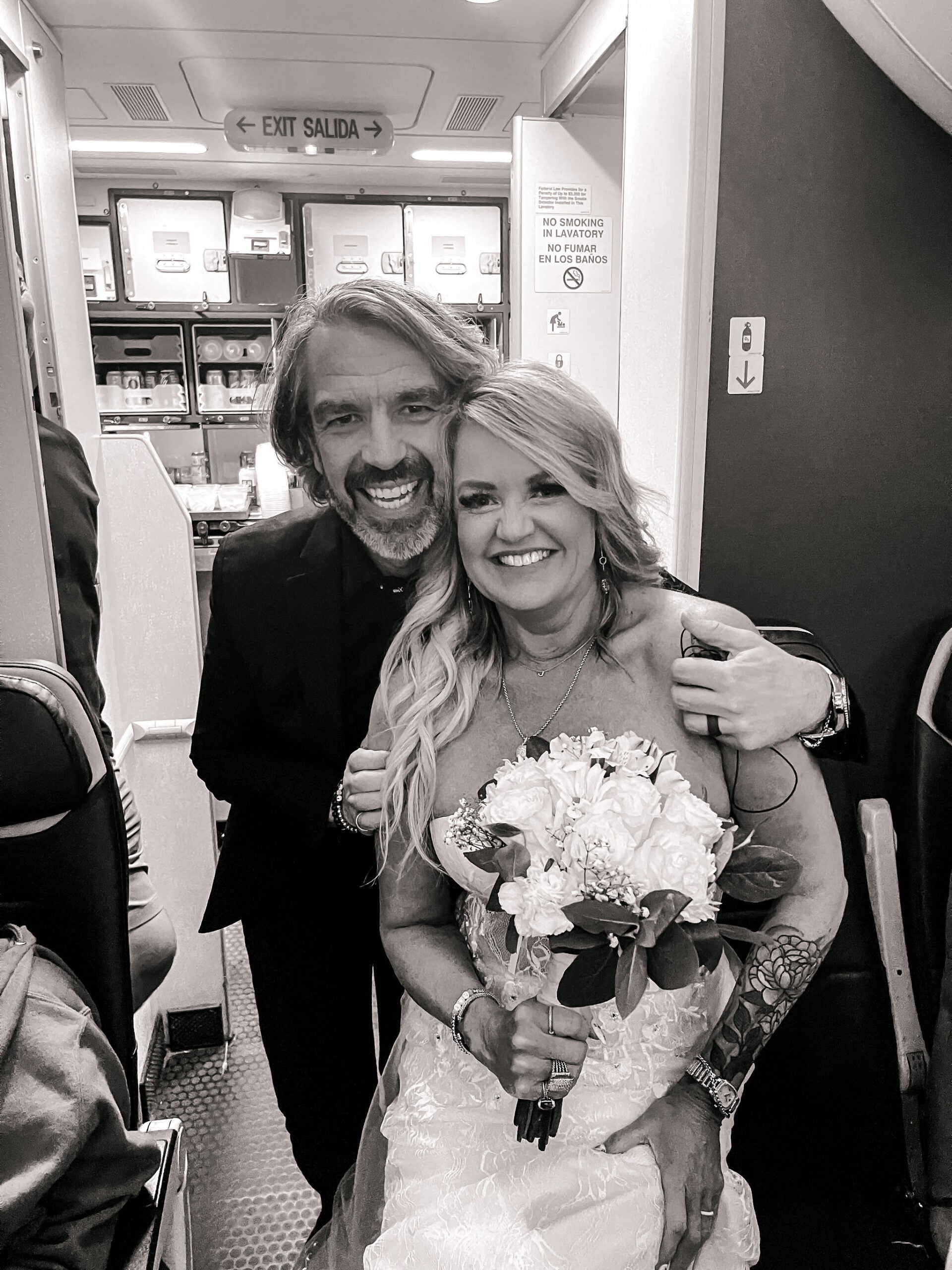 couple gets married southwest flight