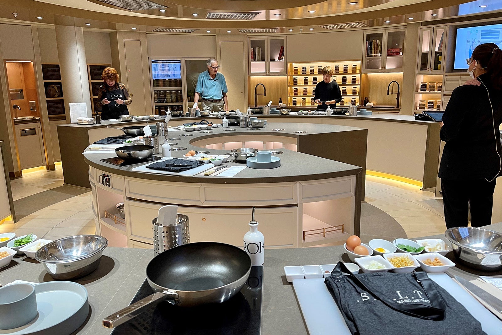 S.A.L.T. cooking class on Silver Dawn cruise ship