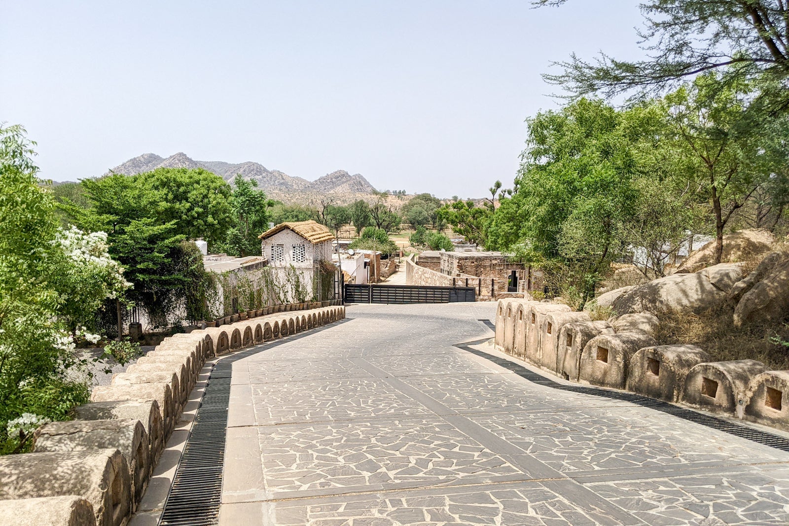 Alila Fort Bishangarh gate