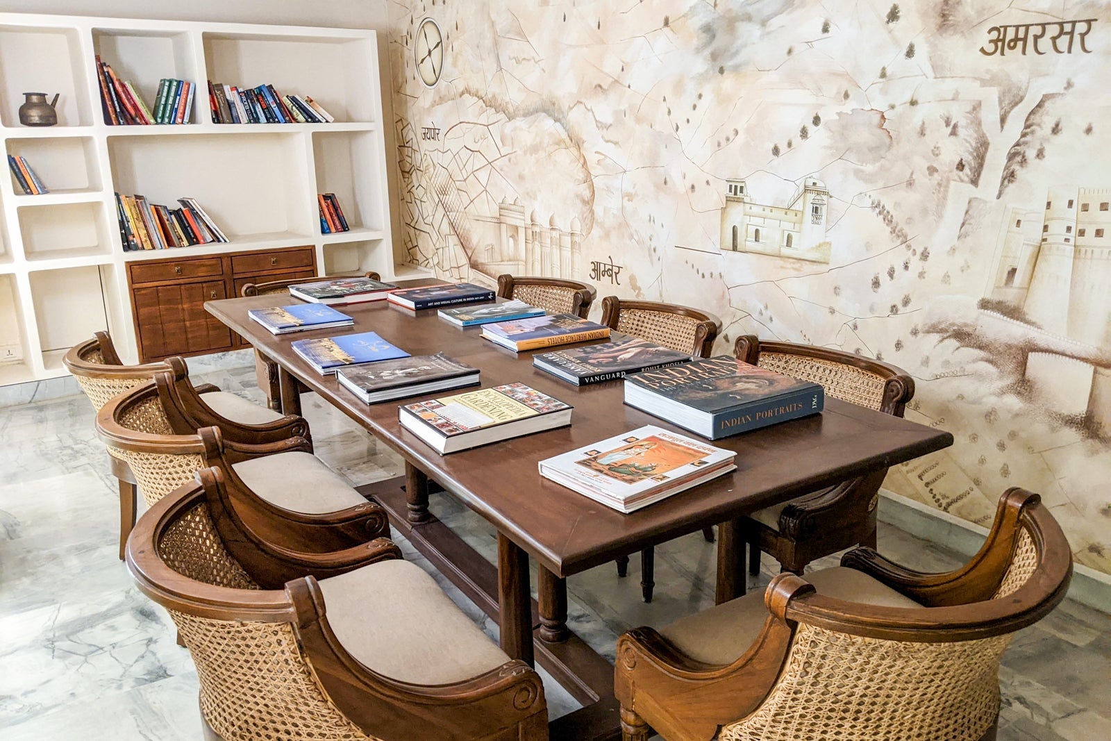 Alila Fort Bishangarh library