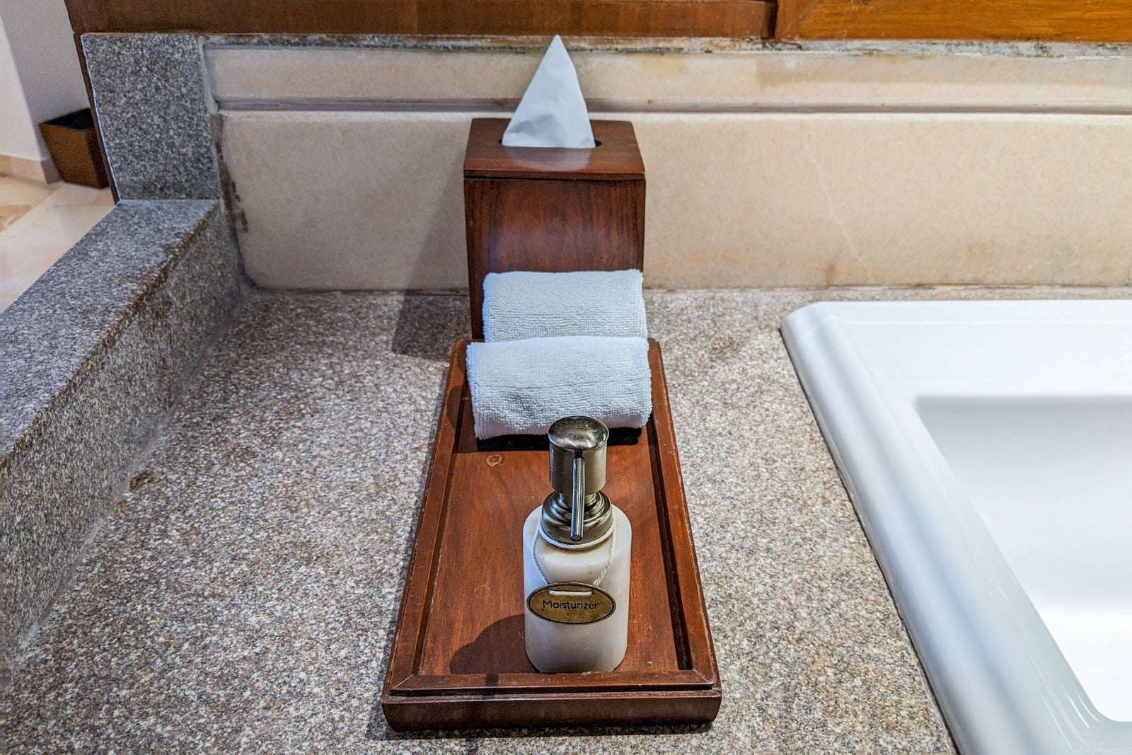 Alila Fort Bishangarh Regal suite amenities