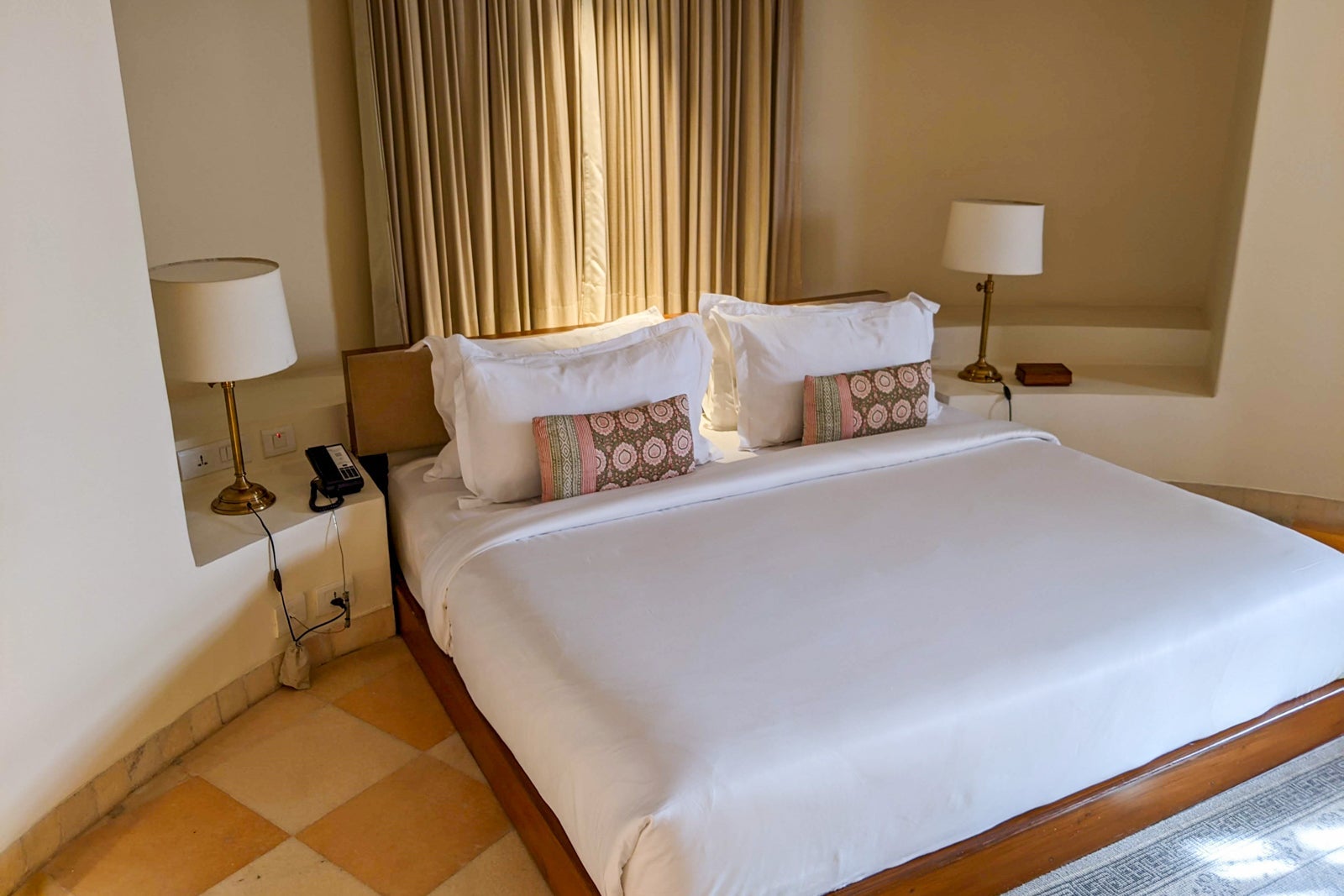 Alila Fort Bishangarh Regal suite bed