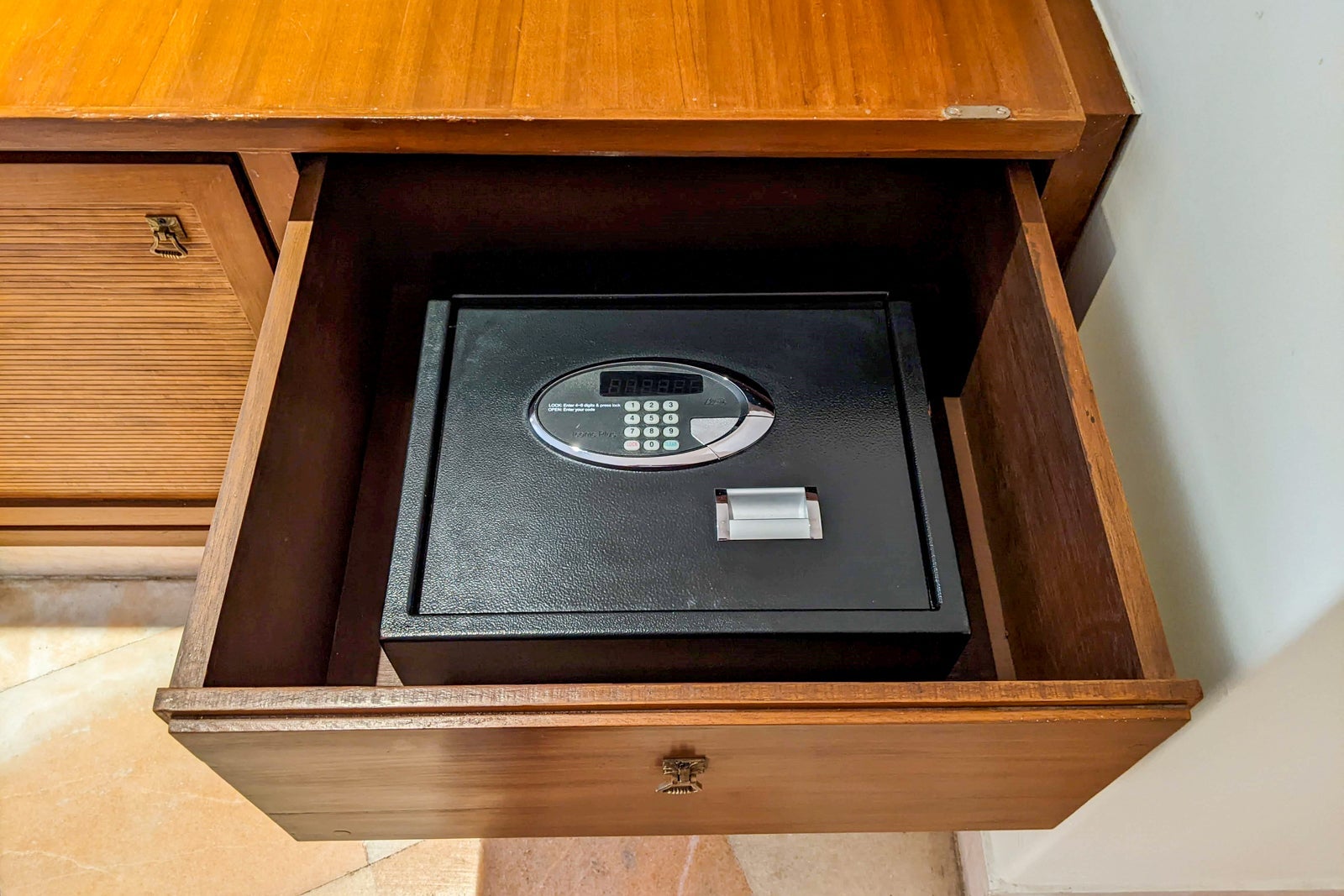 Alila Fort Bishangarh Regal suite safe