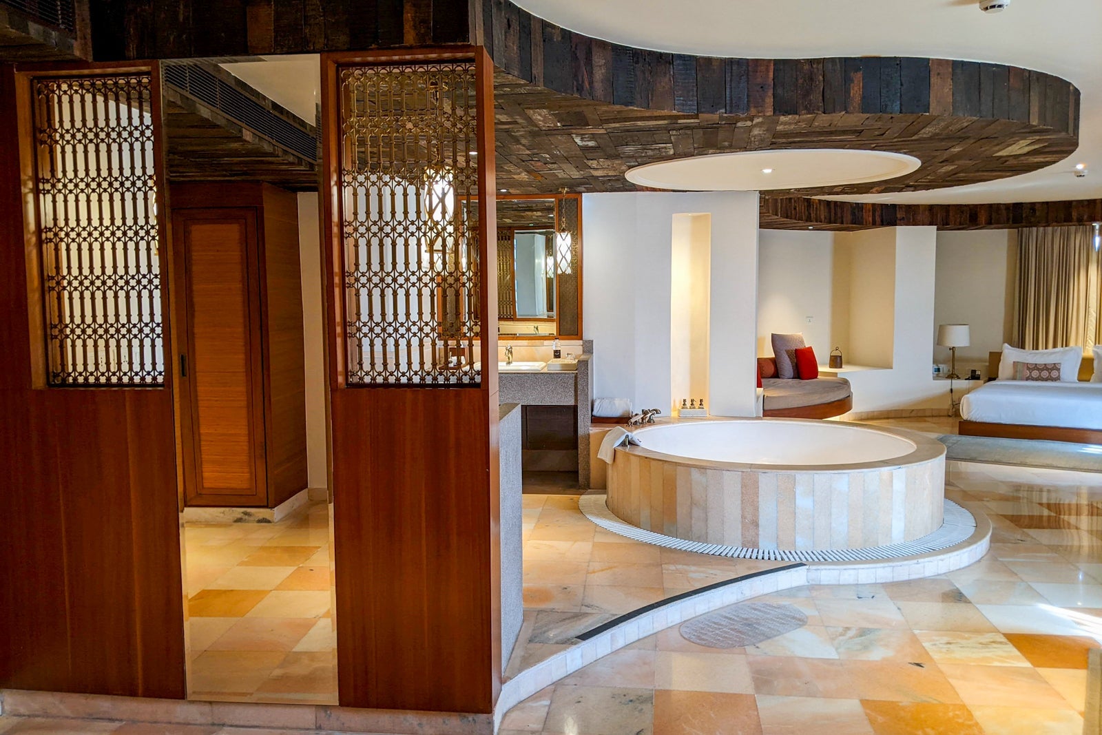 Alila Fort Bishangarh Regal suite