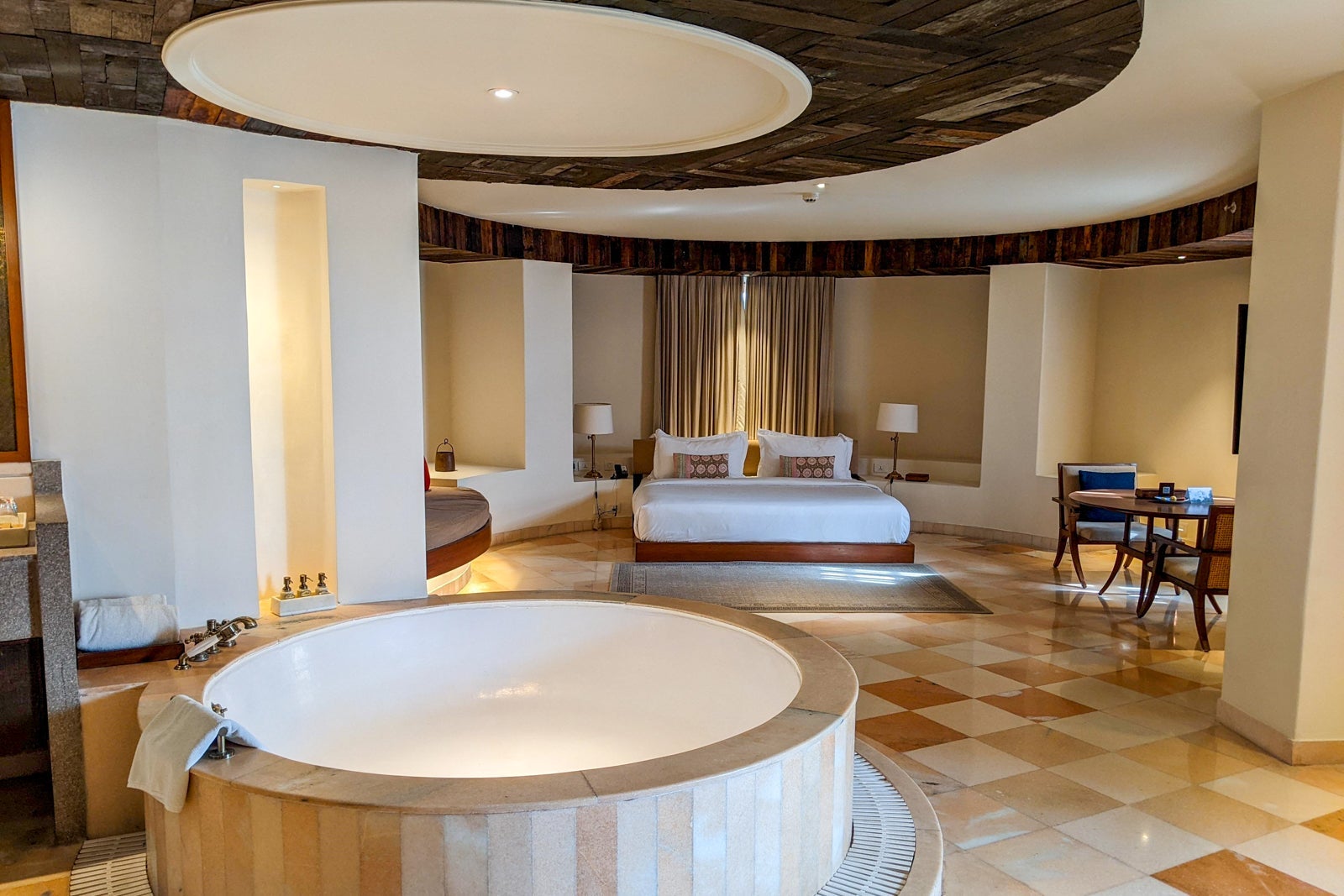 Alila Fort Bishangarh Regal suite