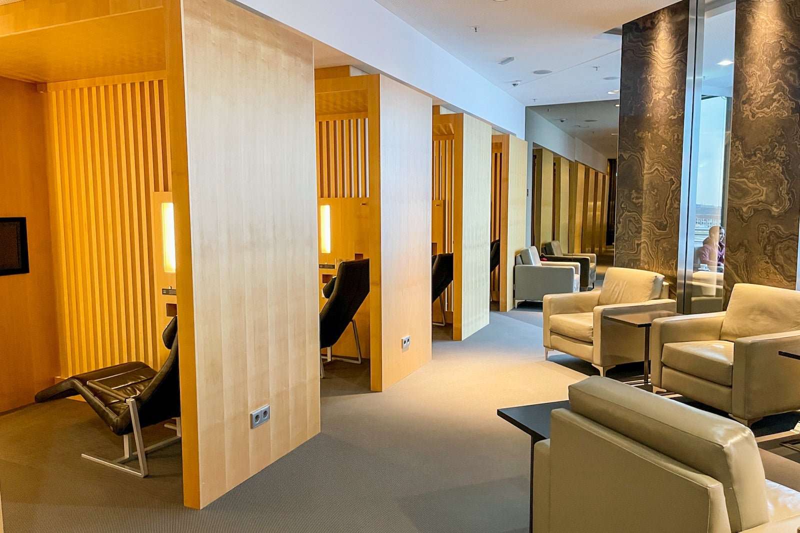 Air Canada Maple Leaf Lounge FRA