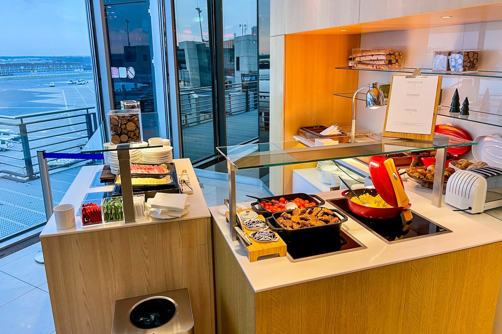 Air Canada Maple Leaf Lounge FRA