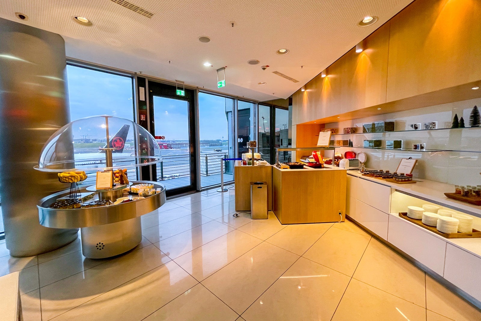 Air Canada Maple Leaf Lounge FRA