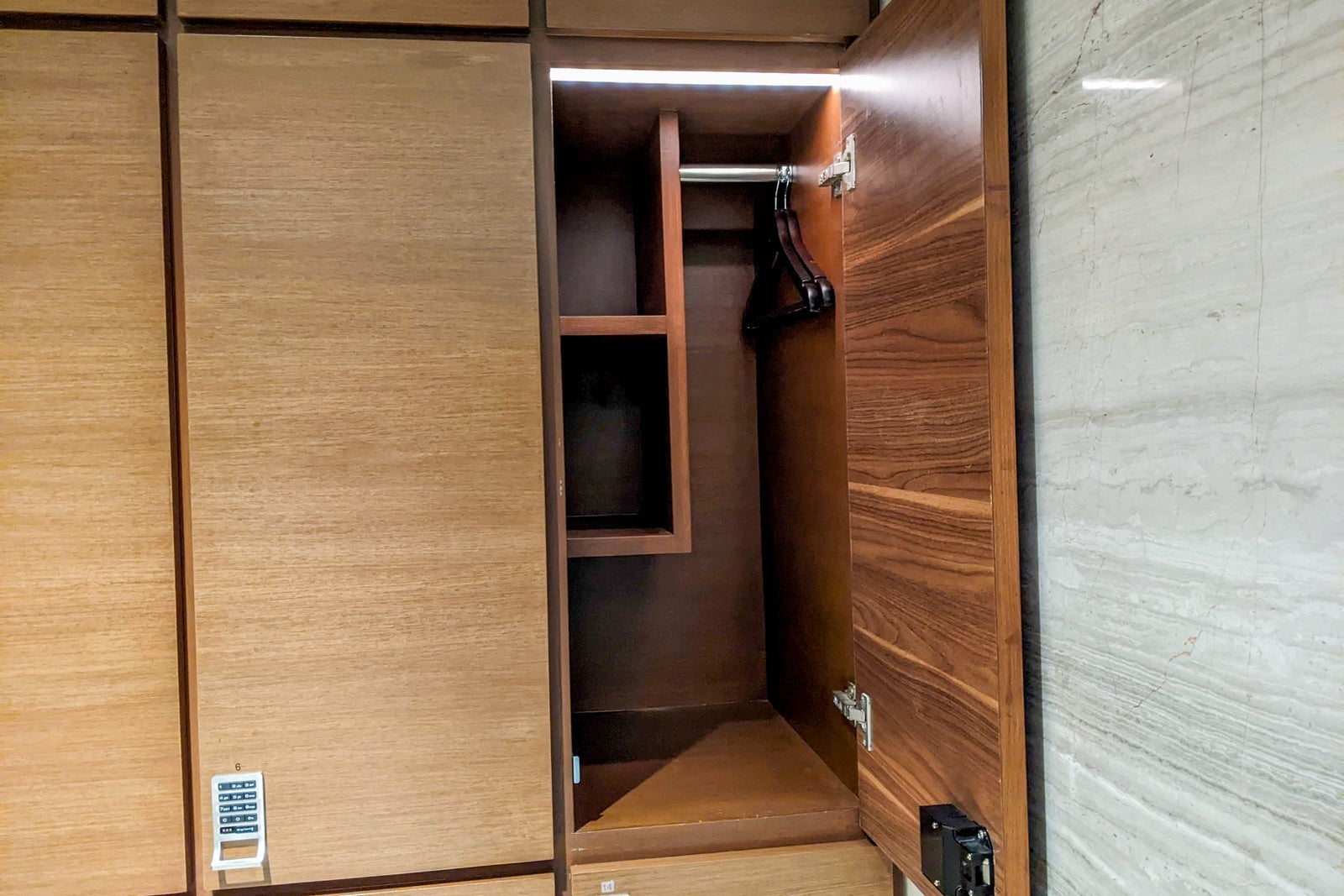 Conrad Bengaluru spa locker