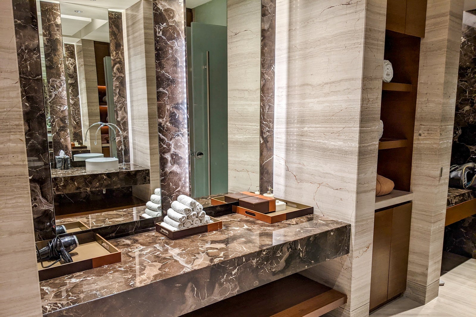 Conrad Bengaluru spa make-up