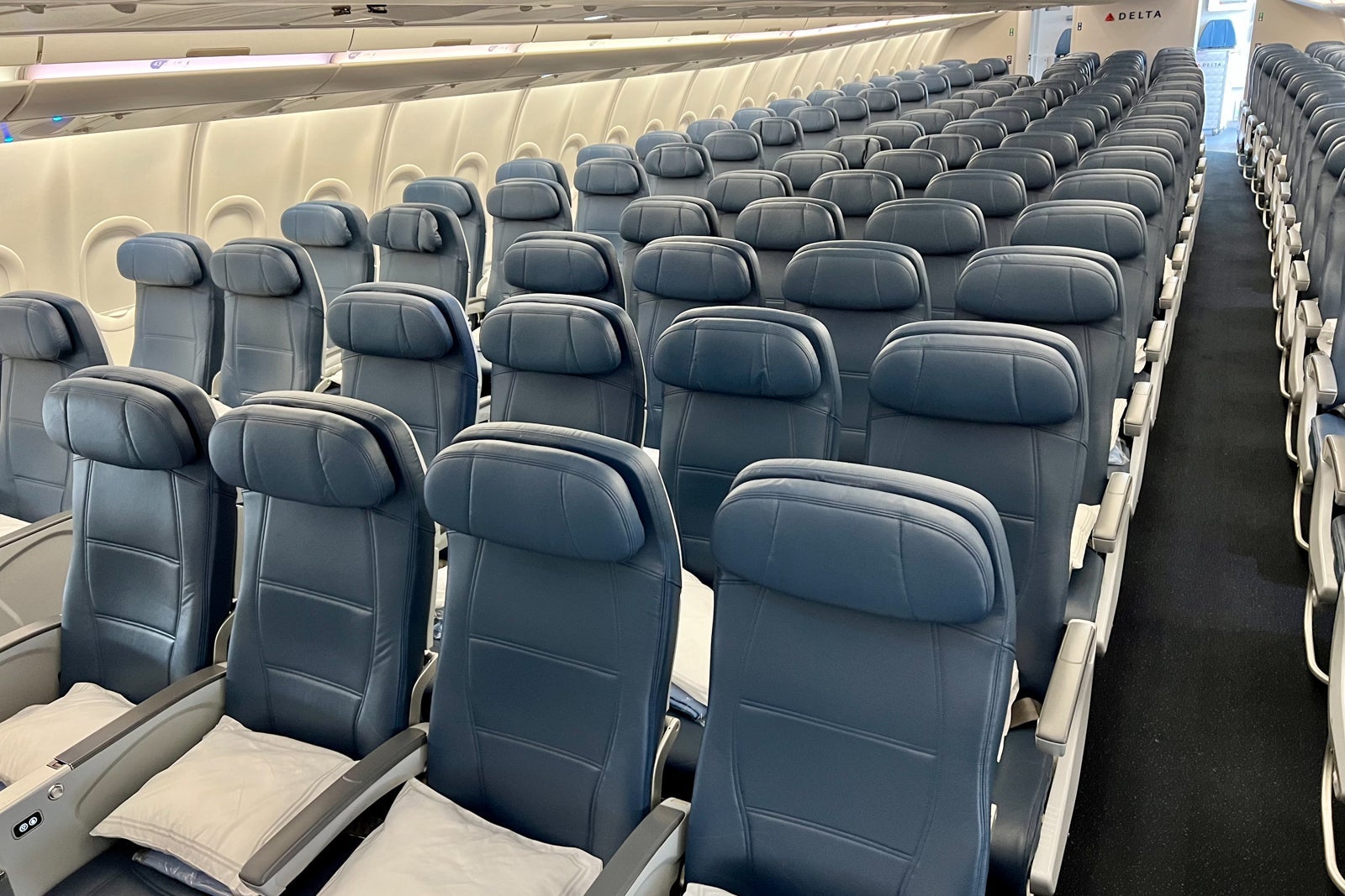 Delta Airbus A330-900neo Comfort+ Main Cabin