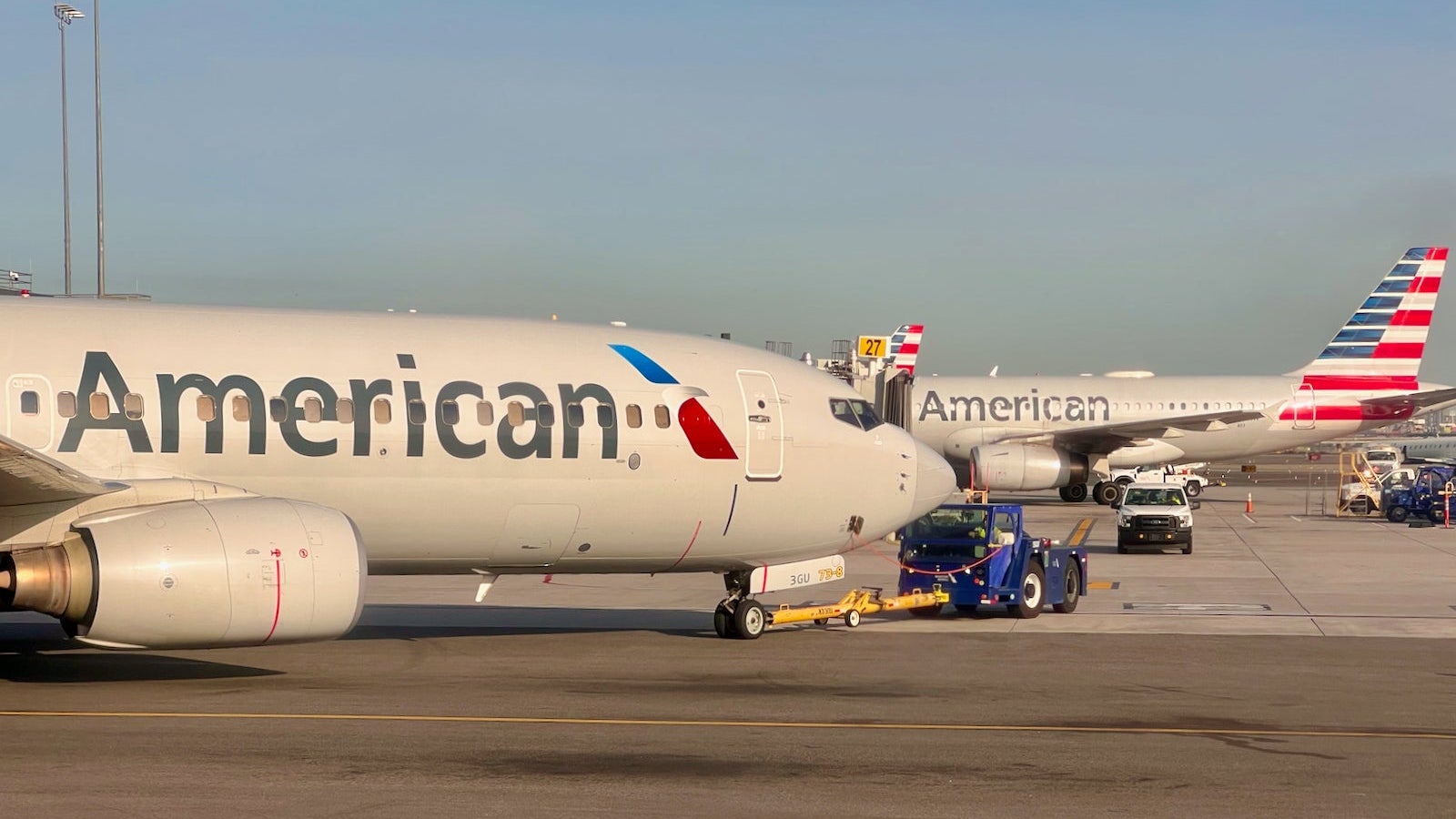 American Airlines Boeing 737 New York LaGuardia
