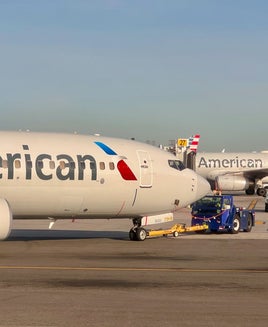 American Airlines Boeing 737 New York LaGuardia