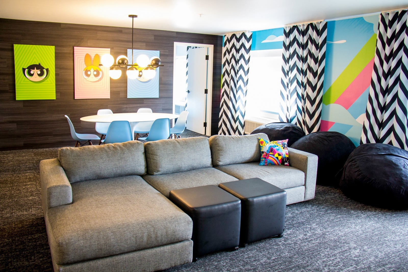 Power Puff Girls themed hotel room