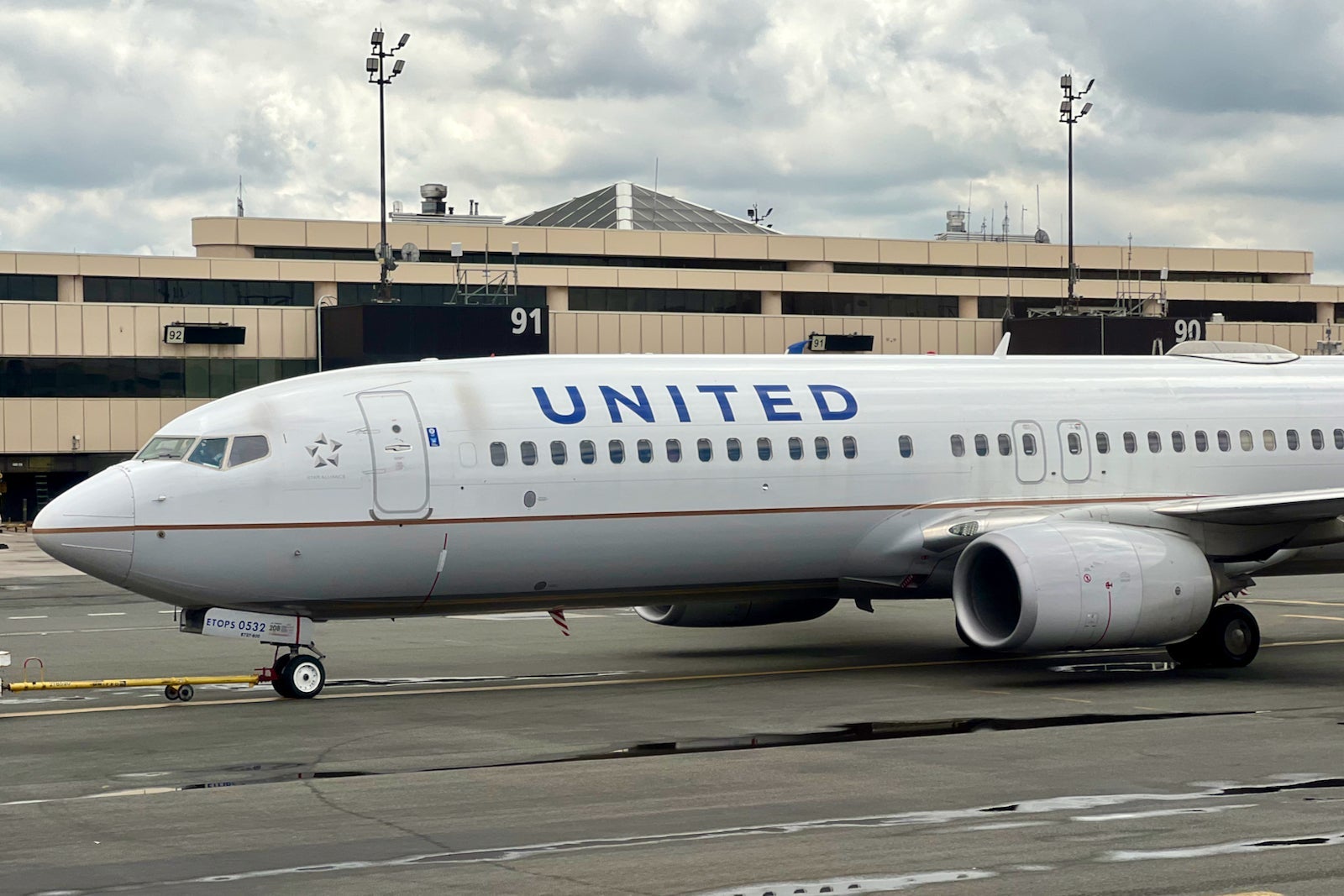 United Planes Newark EWR Zach Griff Boeing 737