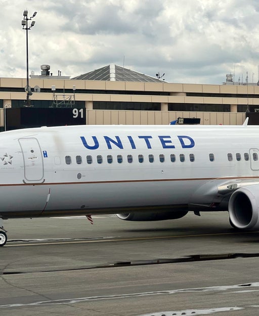 United Planes Newark EWR Zach Griff Boeing 737