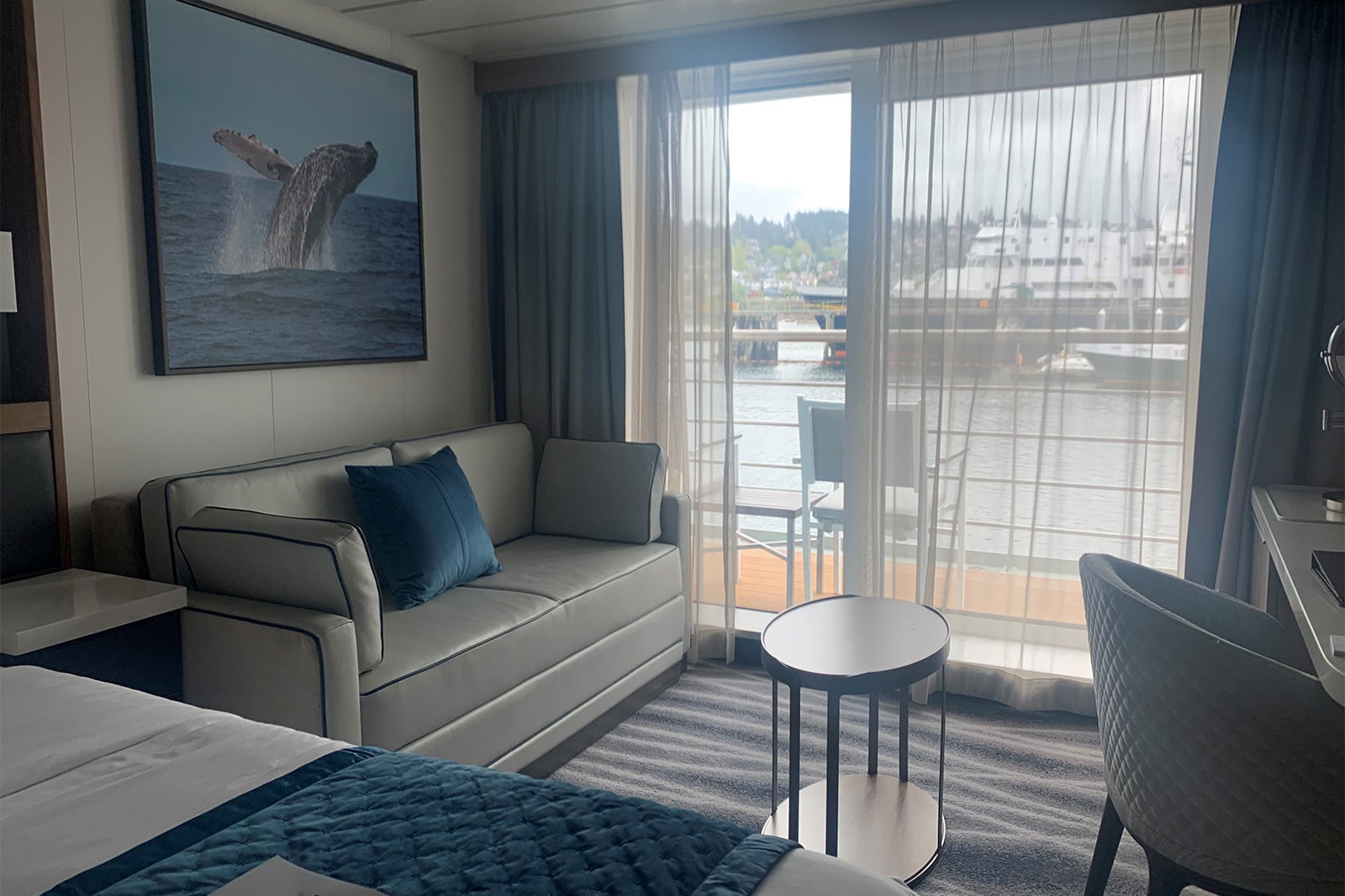Deluxe balcony cabin on Ocean Victory cruise ship