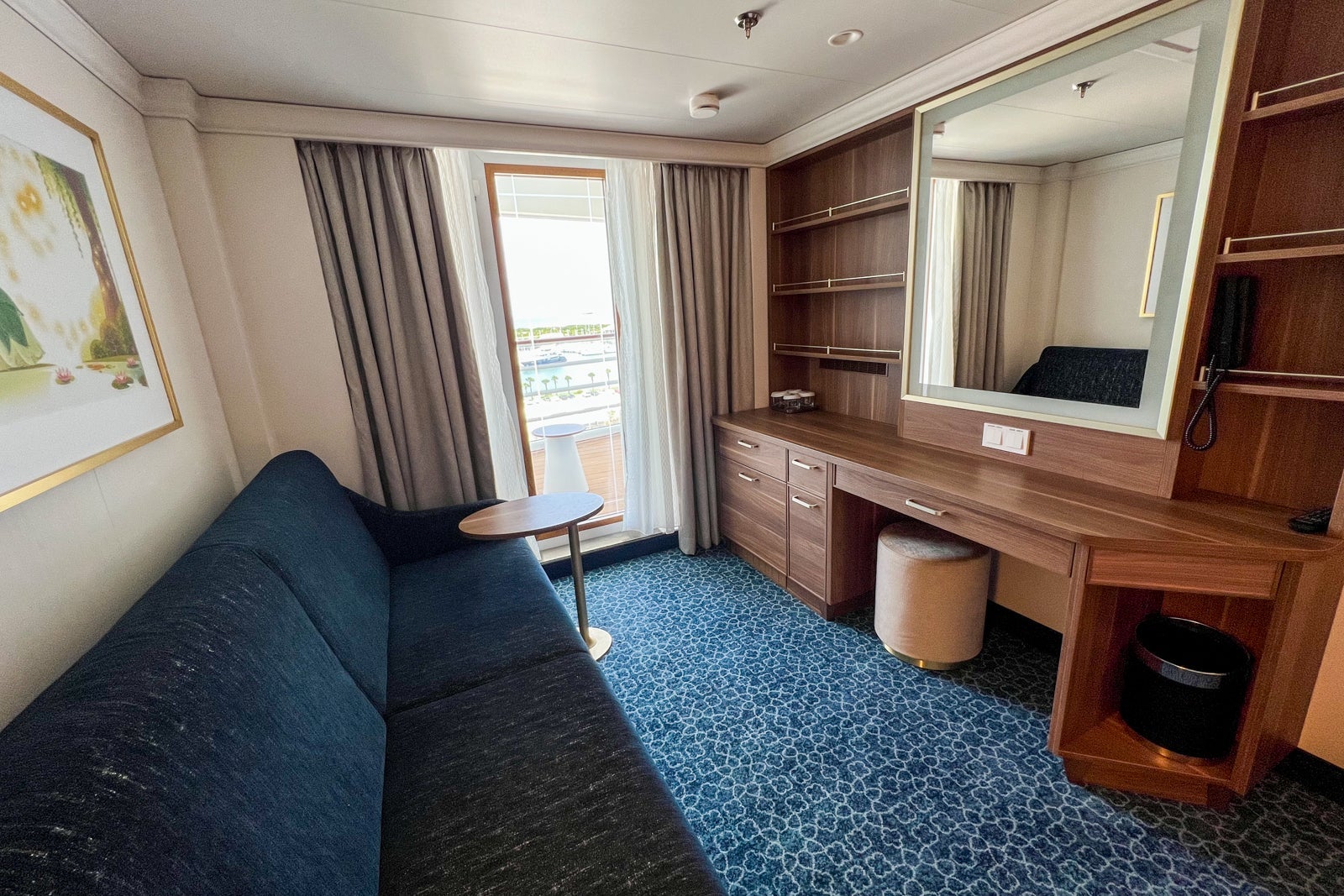 Balcony cabin on Disney Wish.