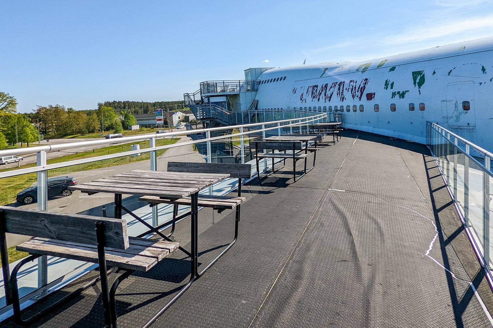 tables on wing