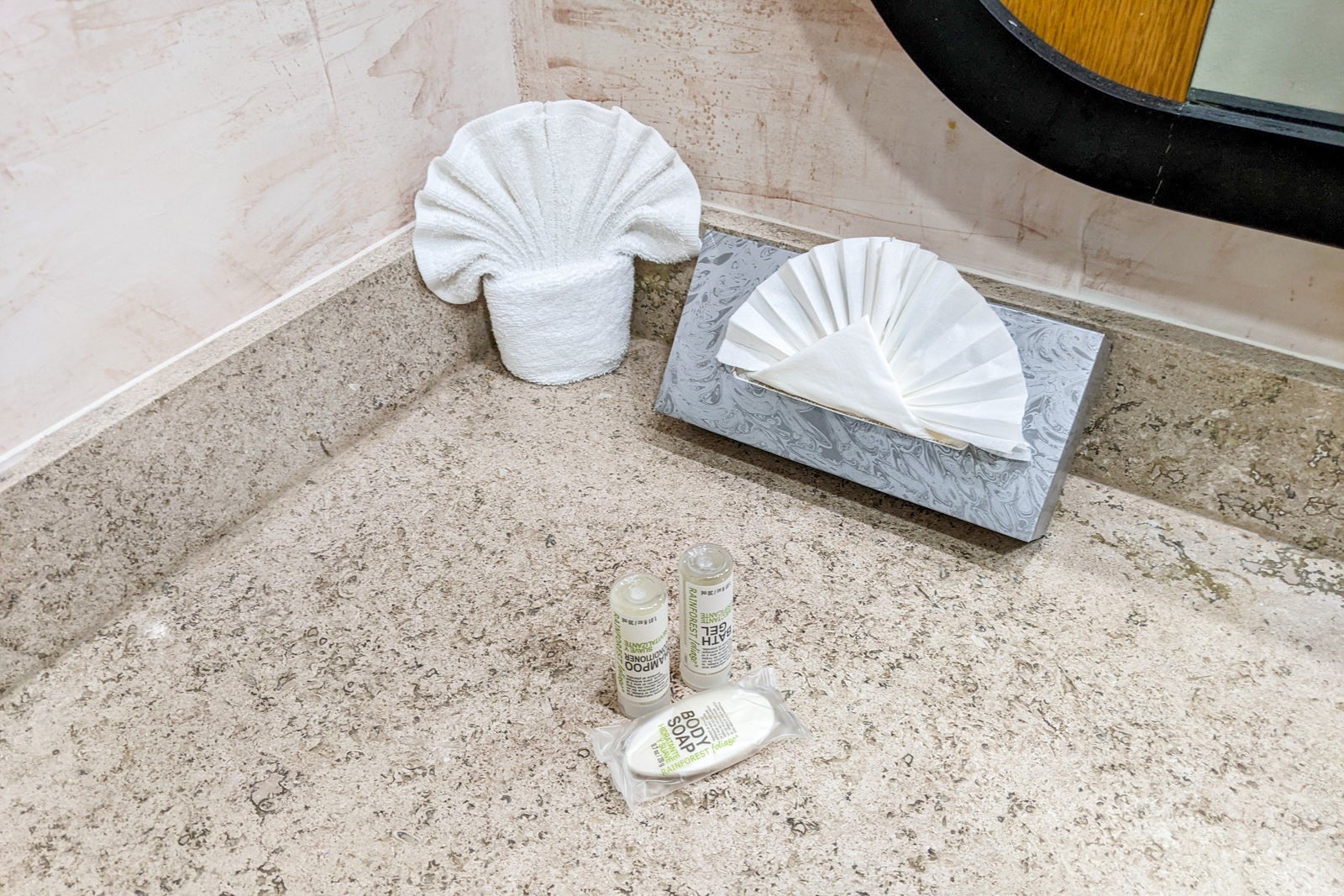 Wyndham Viva Azteca room bathroom