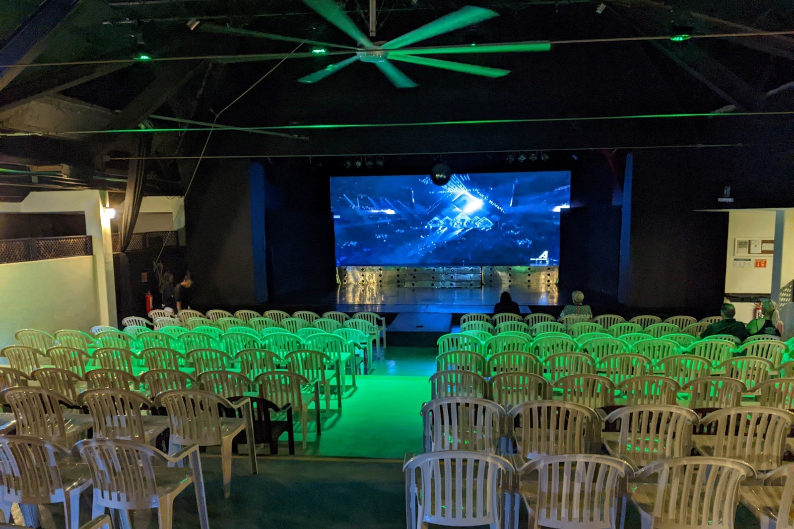 Entertainment theater