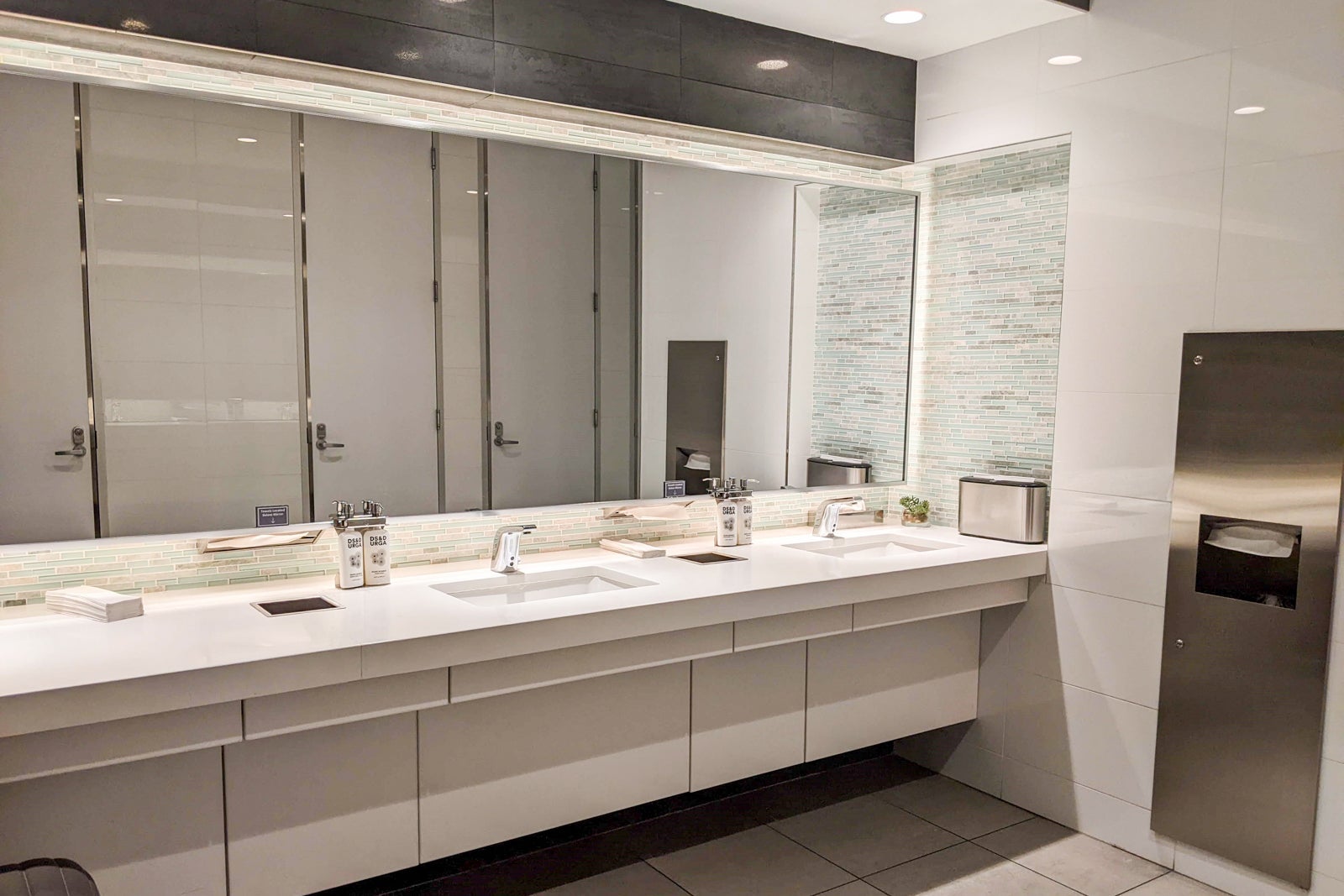 DFW American Airlines Flagship Lounge