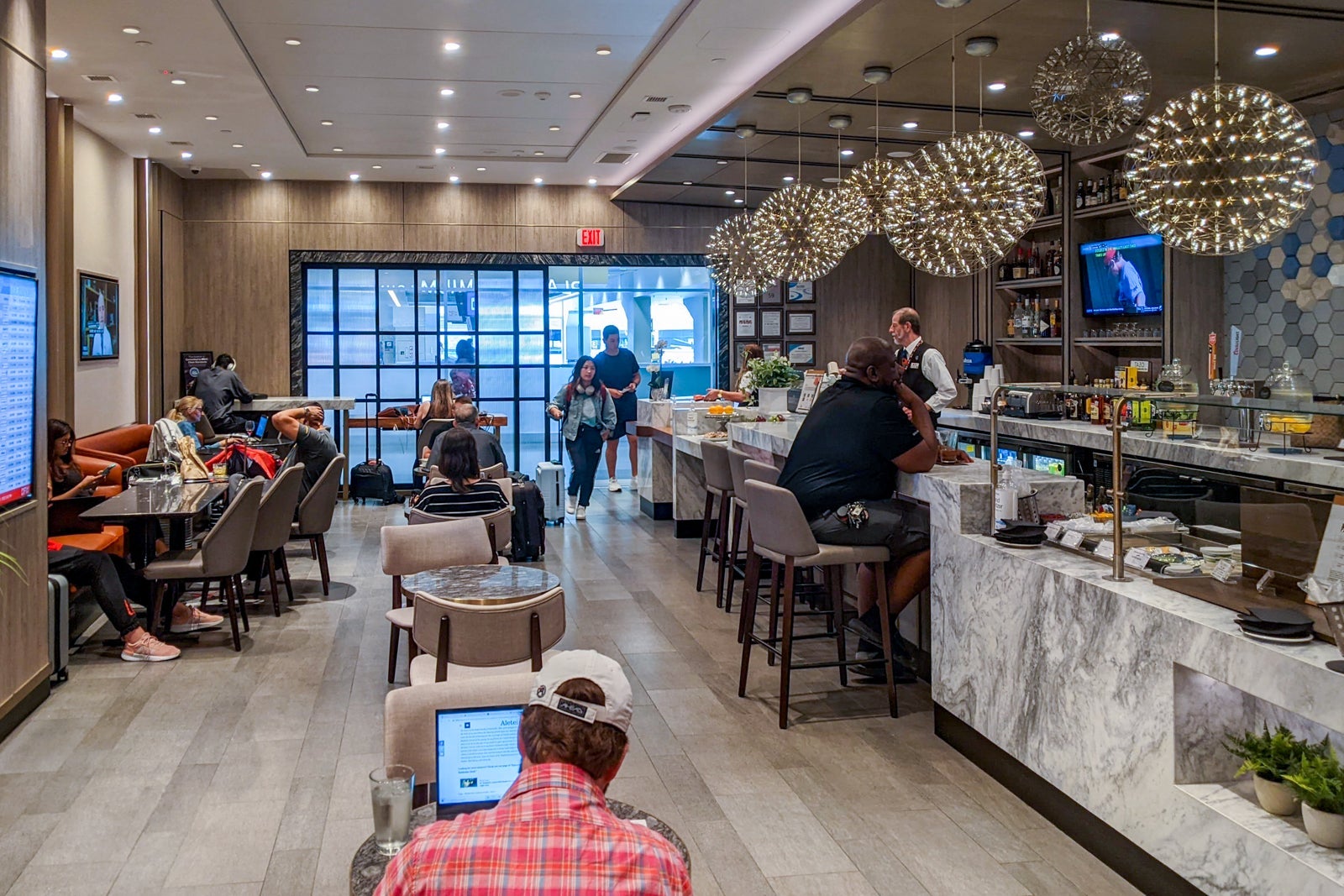 DFW Plaza Premium Lounge