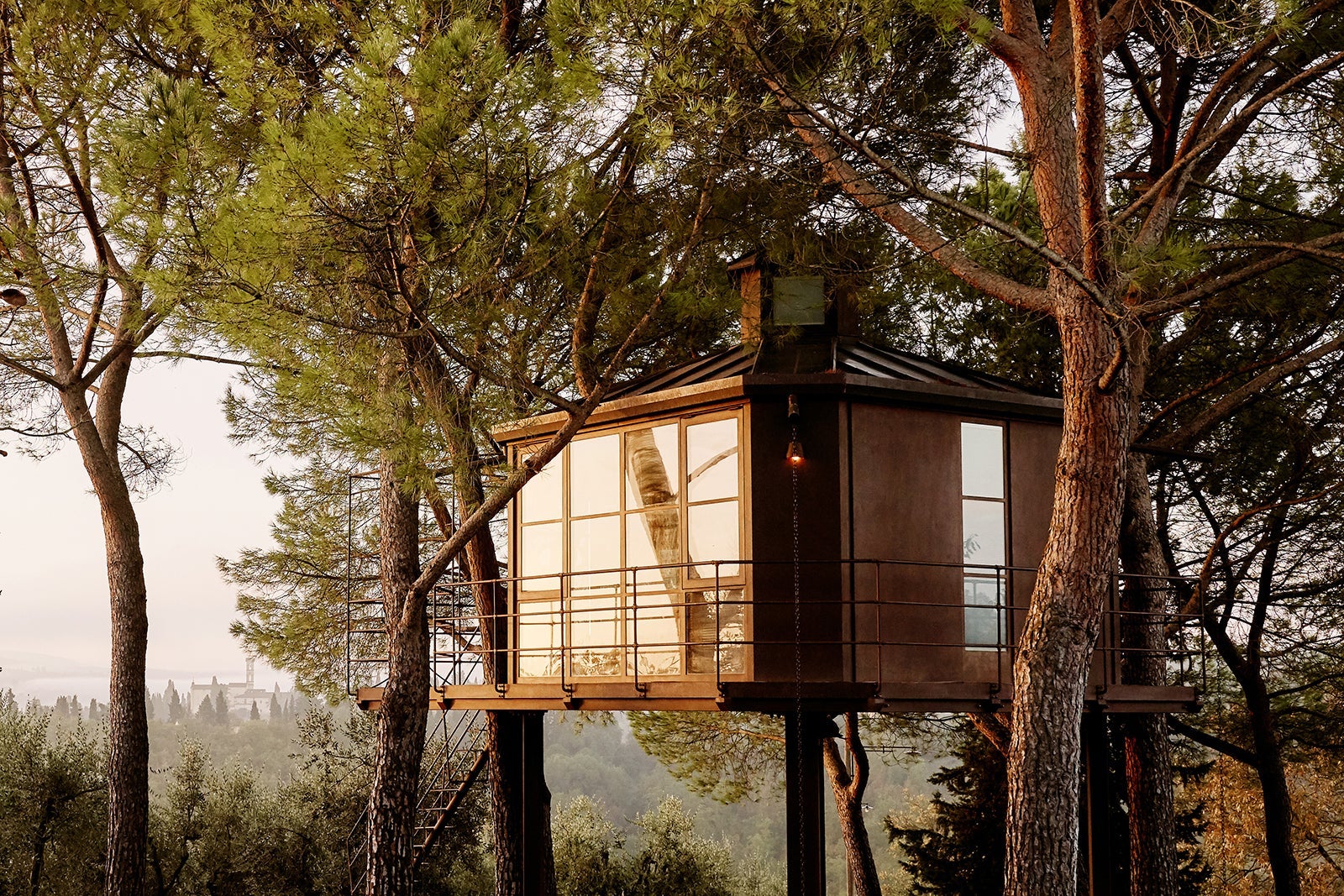 treehouse airbnb