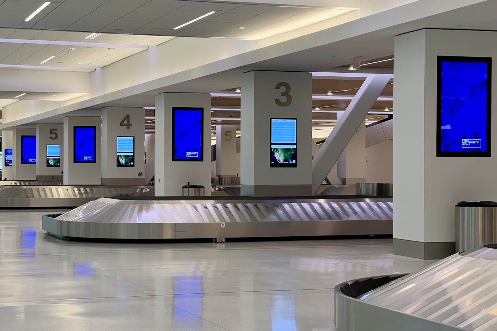 Delta baggage claim