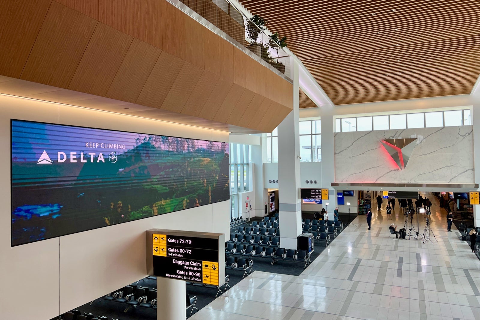 Head-to-head: Which new LaGuardia terminal is better for travelers? - The Points Guy